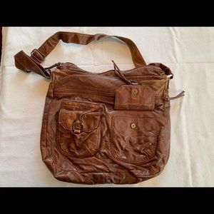 Medium crossbody bag